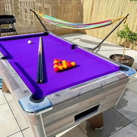 アパート Stunning Penthouse Apartment - Pool Table & Patio ブリストル