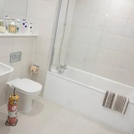 Stunning Penthouse Apartment - Pool Table & Patio بريستول