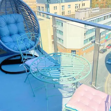 Stunning Penthouse Apartment - Pool Table & Patio アパート *